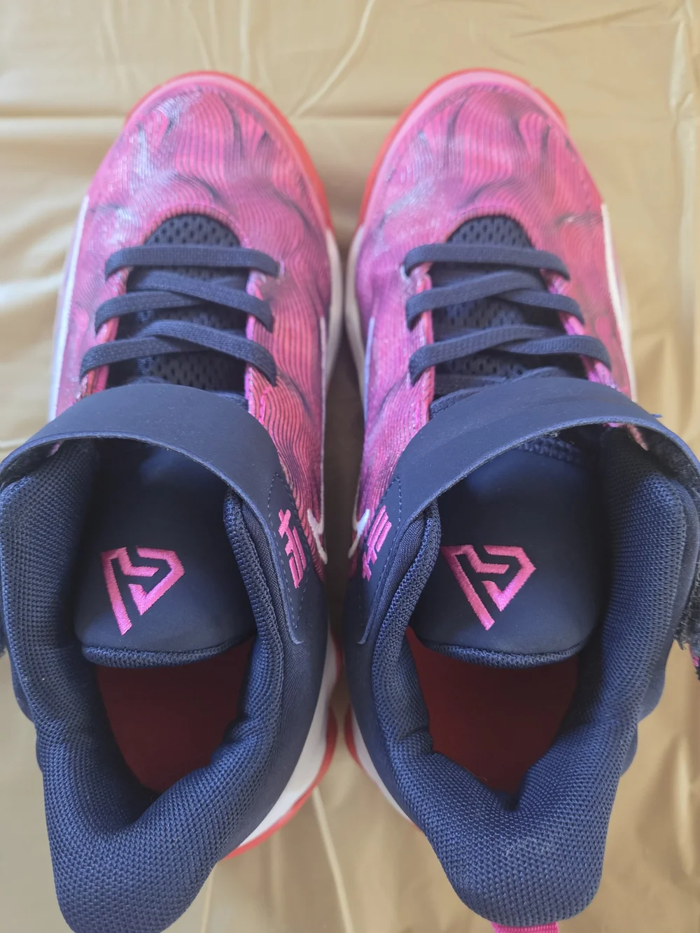 NWOB Nike Kids Sneakers in Pink and Navy - Giannis Immortality 4 SE